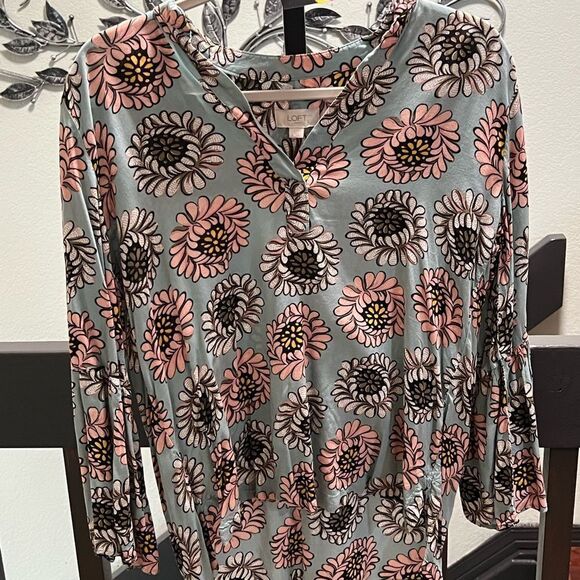 Loft 3/4 Sleeve V-neck, High/Low, Floral Print Women's Top Size Small #321 - Picture 6 of 6